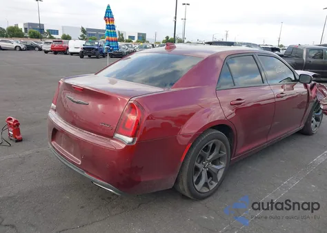 2021 Chrysler 300 300S z USA, uszkodzony, nr VIN 2C3CCABG0MH541253